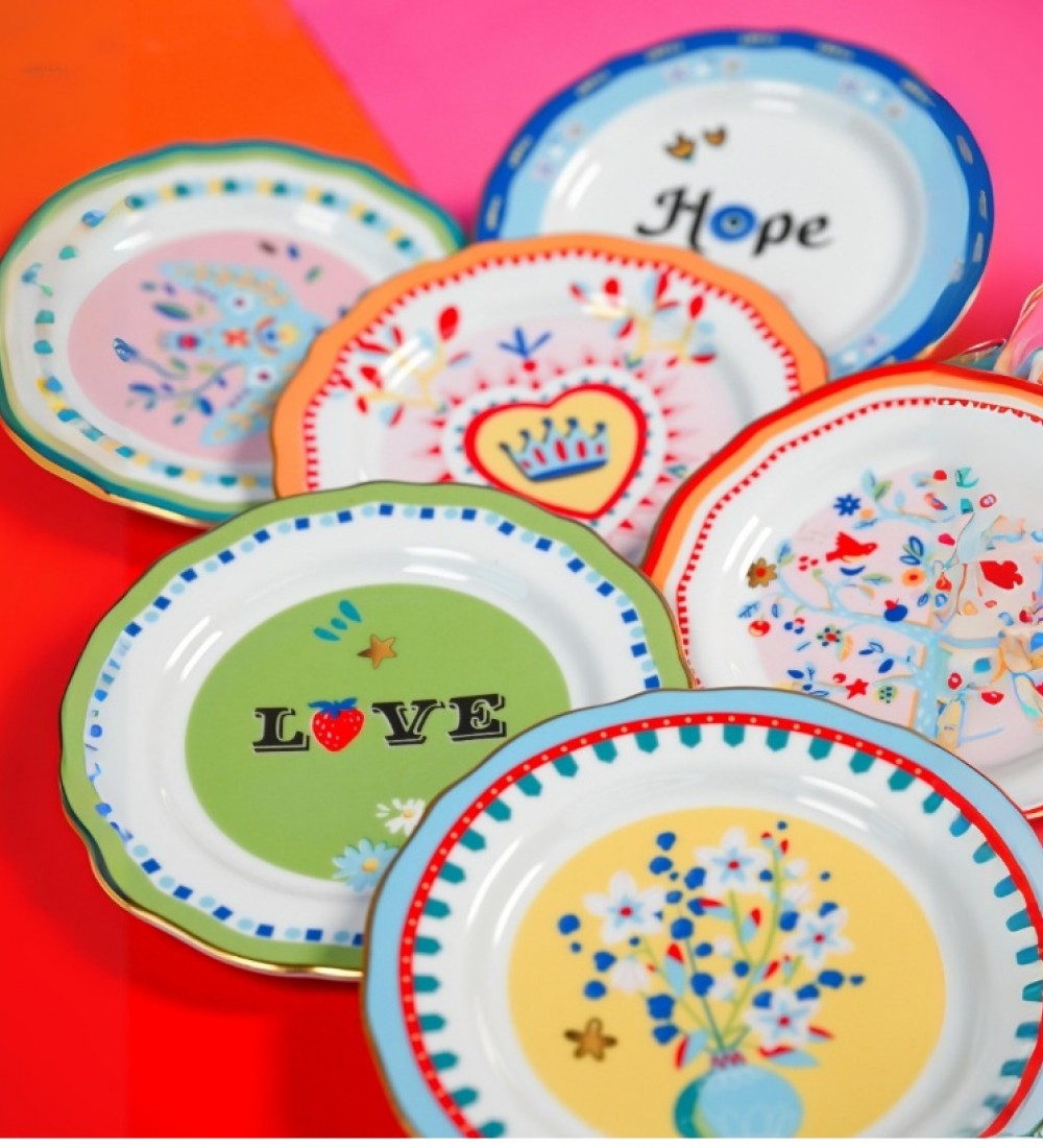 Baci Milano Mamma Mia Love Yazılı Pasta Tabağı 16 cm Baci Milano Mamma Mia Love Yazılı Pasta Tabağı 16 cm Önceki Sonraki Baci Milano Mamma Mia Love Yazılı Pasta Tabağı 16 cm
