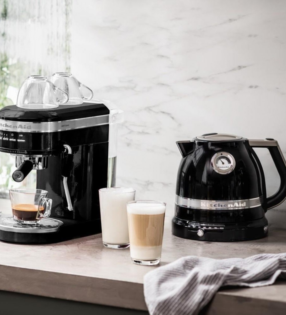 KitchenAid ARTISAN 1.5lt SU ISITICI 5KEK1522EOB EOB (PARLAK SİYAH)