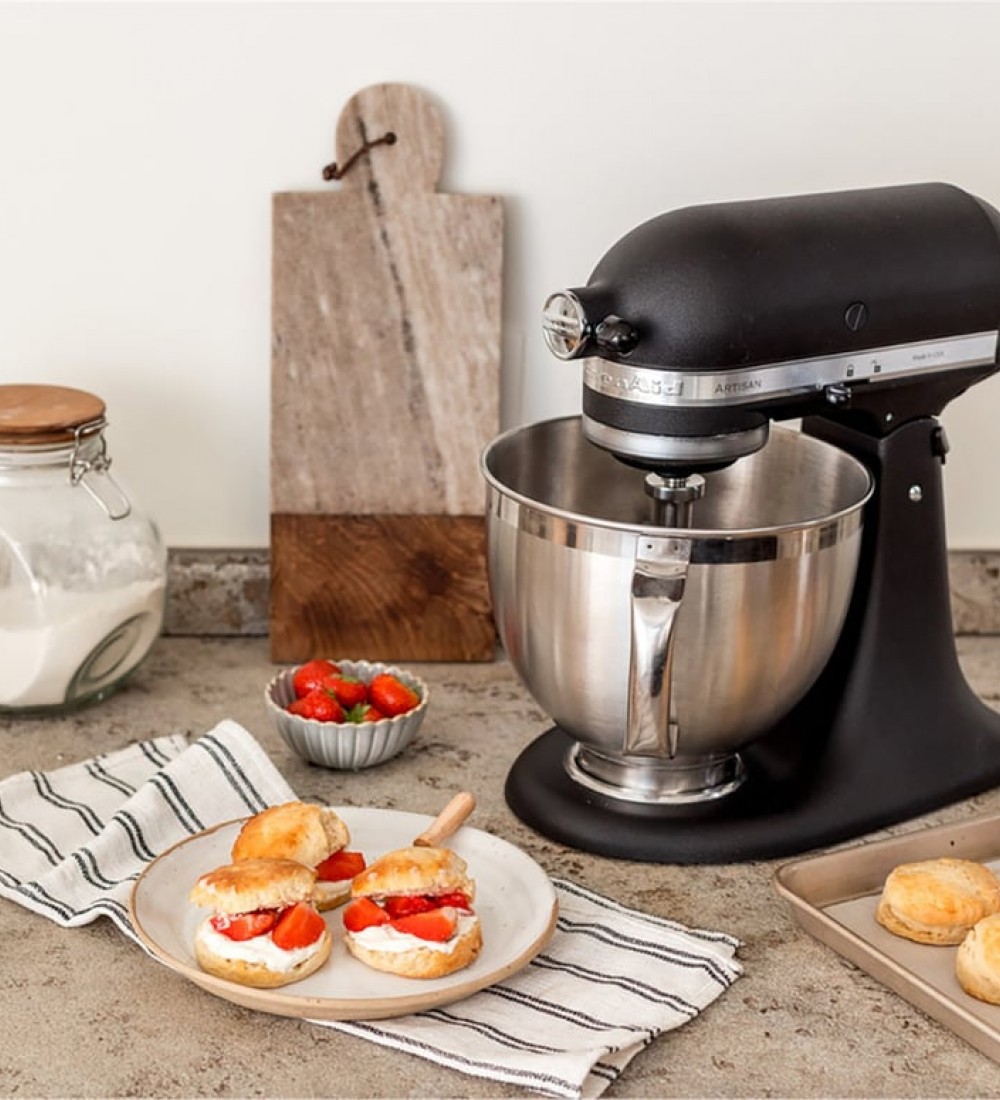 KitchenAid ARTISAN 4.8lt STAND MİKSER 5KSM175PSEBK EBK (DÖKÜM SİYAH)