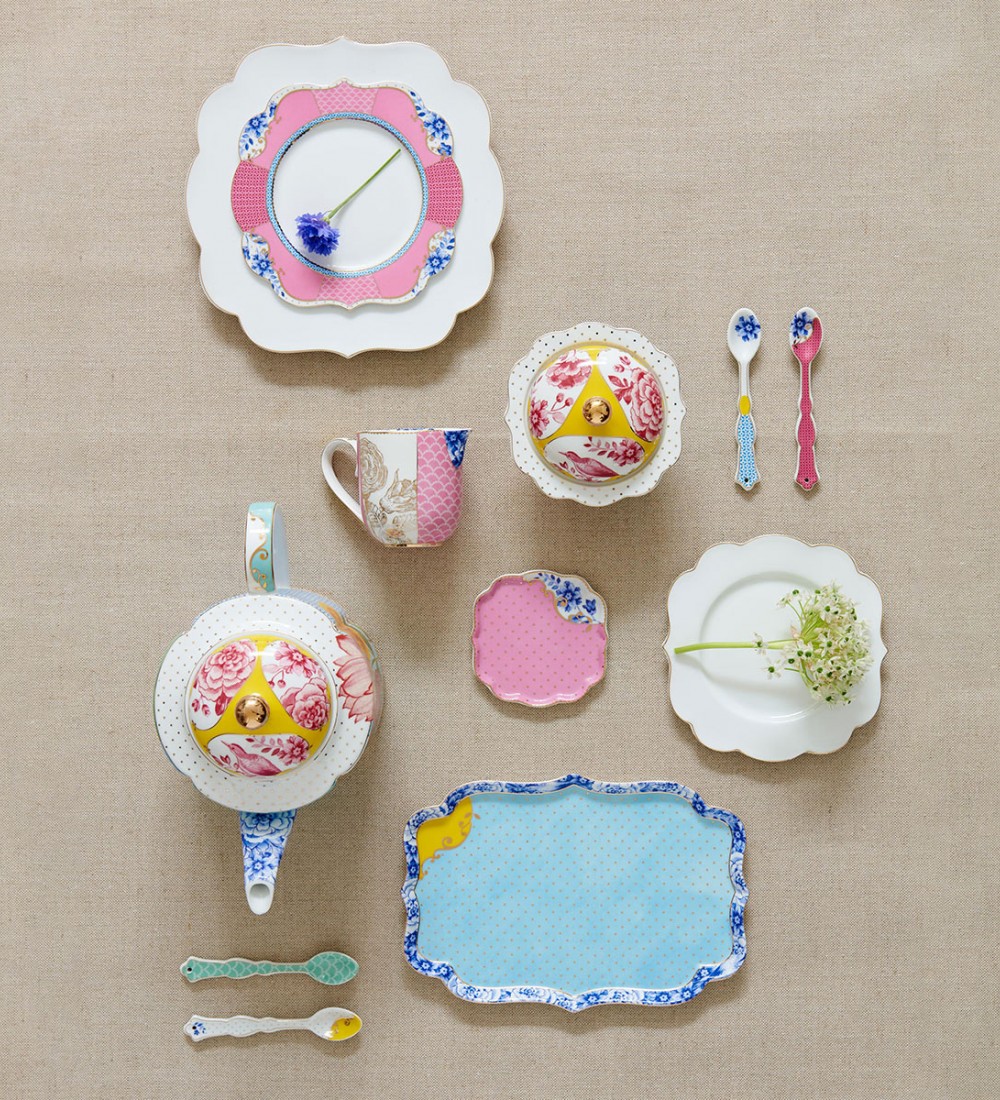 Royal Beyaz Çiçek Desenli Şekerlik